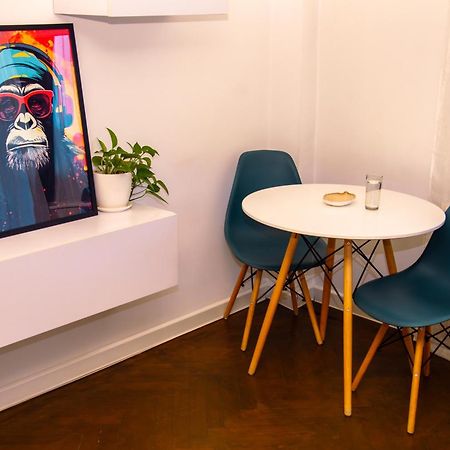 Zaza Apartament - Central Area, With Balcony Târgu Jiu Екстериор снимка