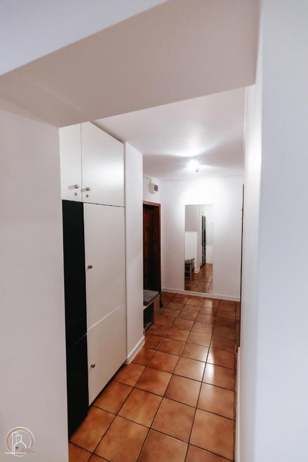 Zaza Apartament - Central Area, With Balcony Târgu Jiu Екстериор снимка