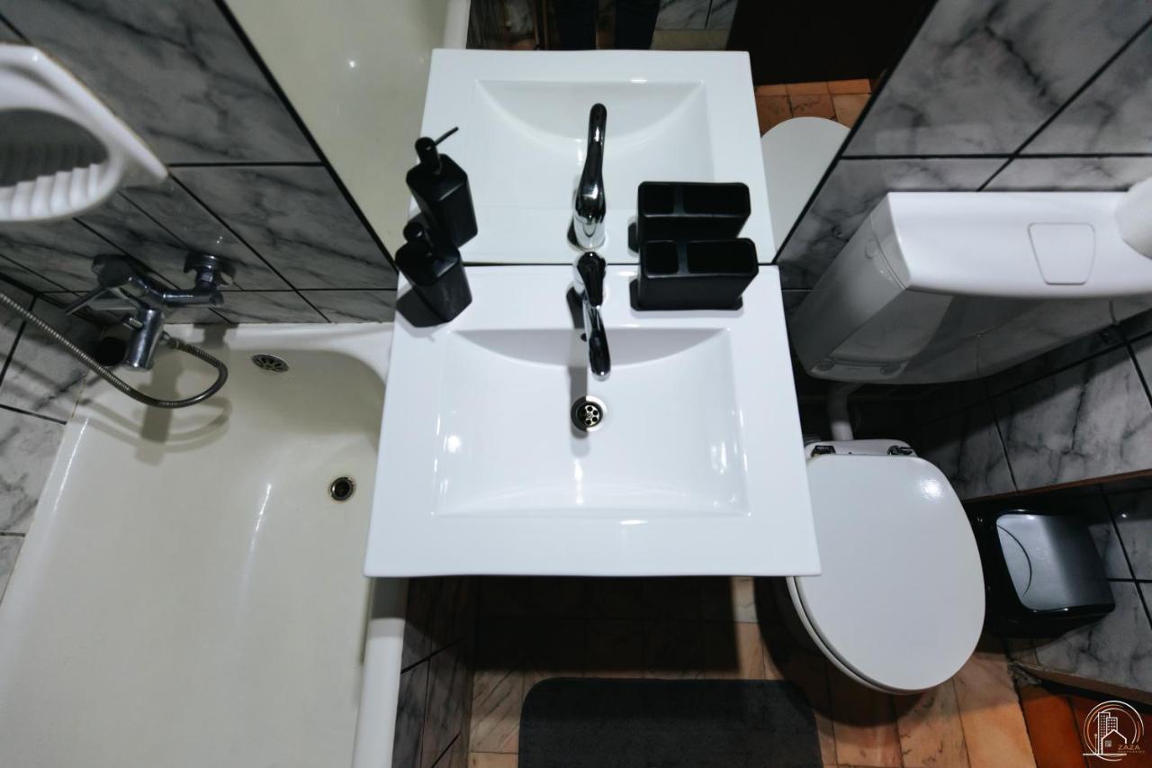Zaza Apartament - Central Area, With Balcony Târgu Jiu Екстериор снимка
