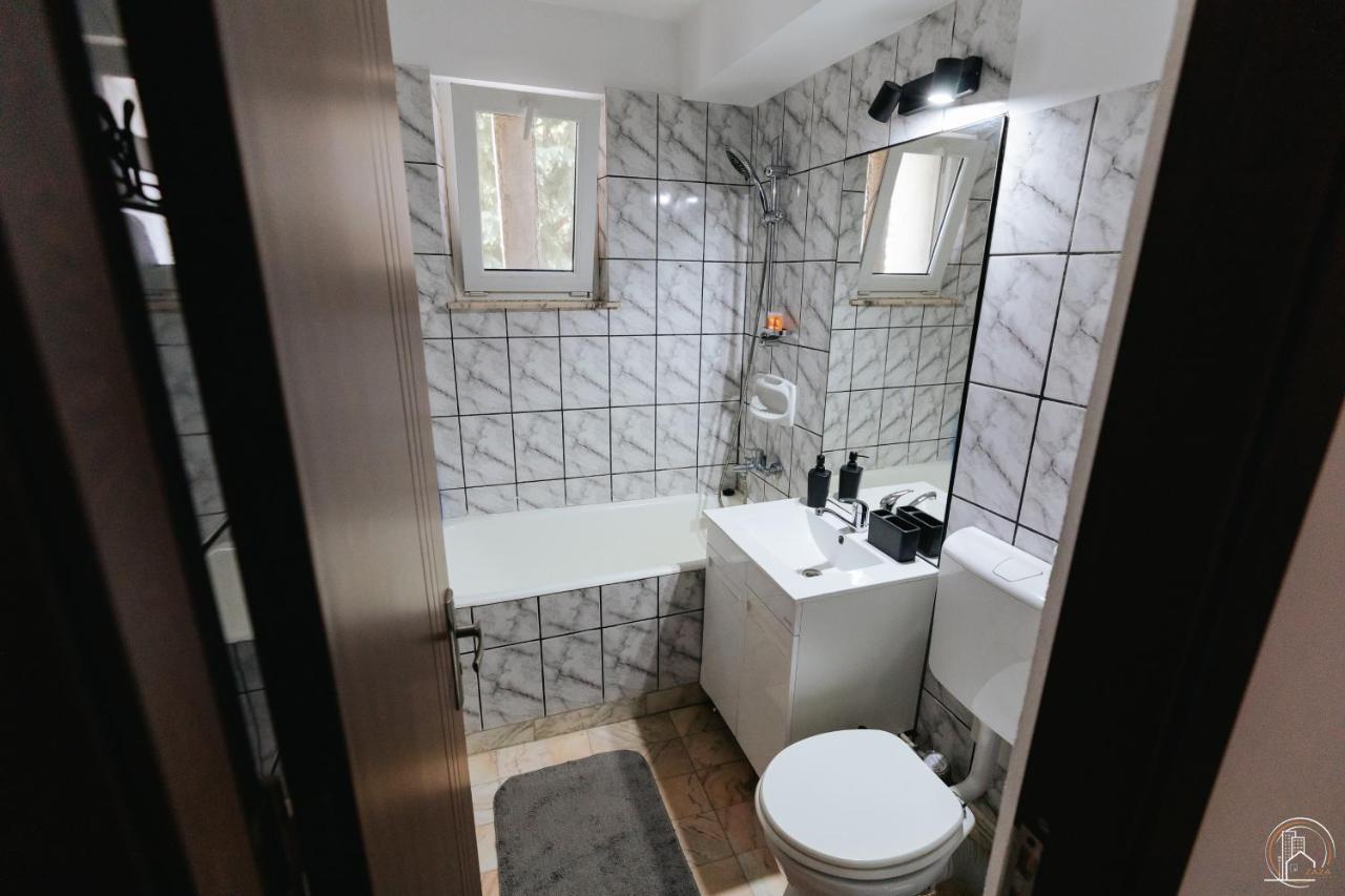 Zaza Apartament - Central Area, With Balcony Târgu Jiu Екстериор снимка