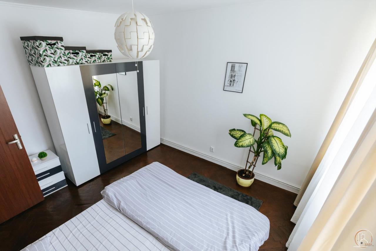 Zaza Apartament - Central Area, With Balcony Târgu Jiu Екстериор снимка