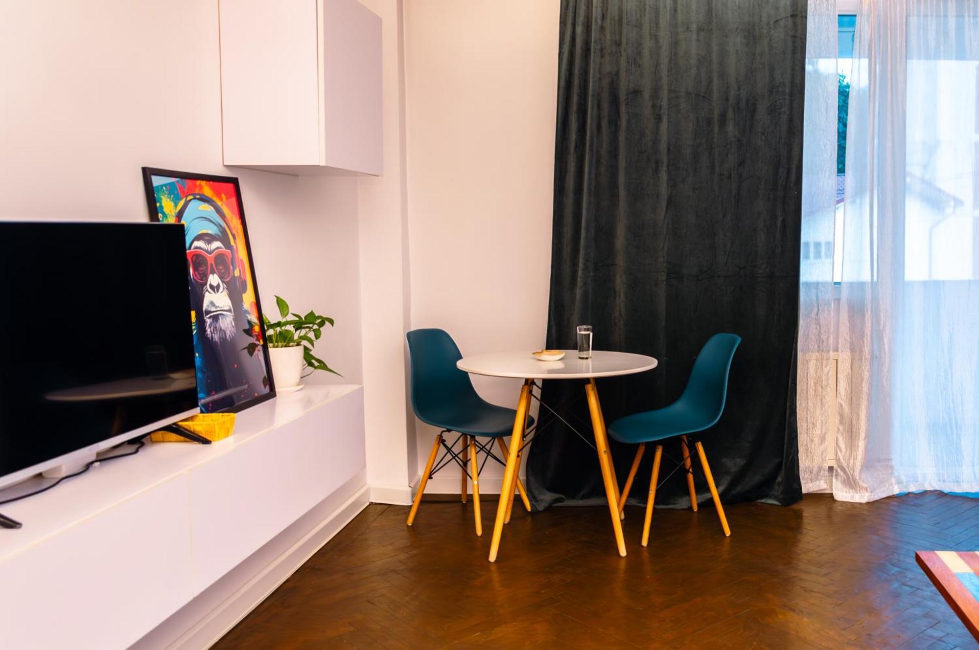 Zaza Apartament - Central Area, With Balcony Târgu Jiu Екстериор снимка